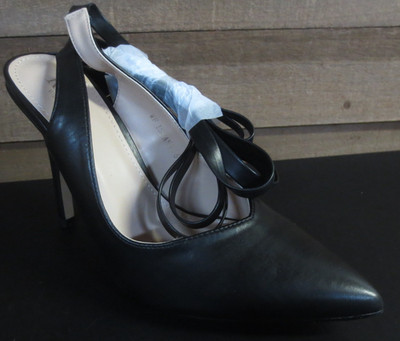 RAID Women's  Wide Fit Ishana heeled shoes with ankle tie in Black - US 8