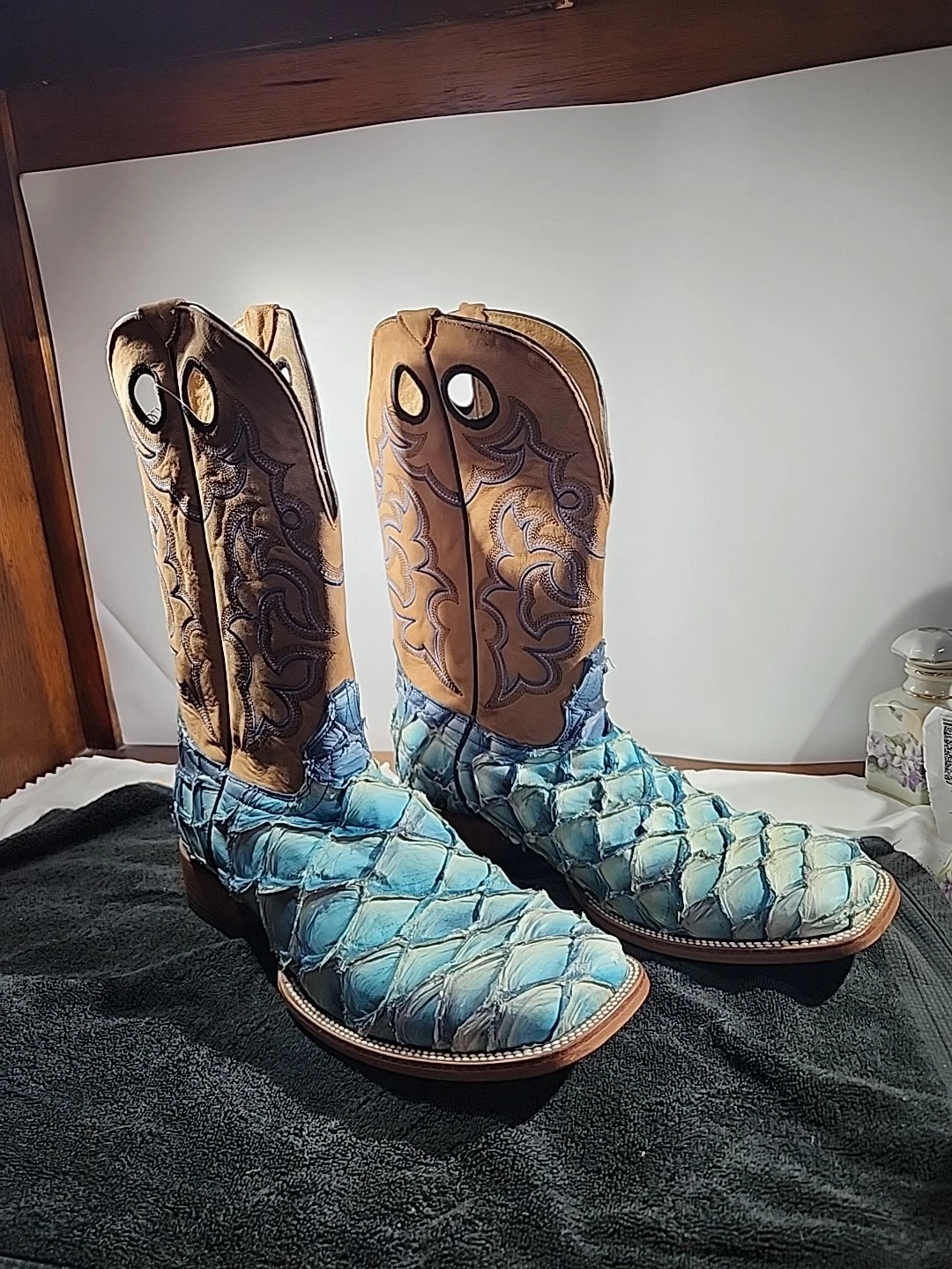 Cody James Blue Pirarucu Exotic Fish Cowboy Boot Men's Size 13D Square Toe