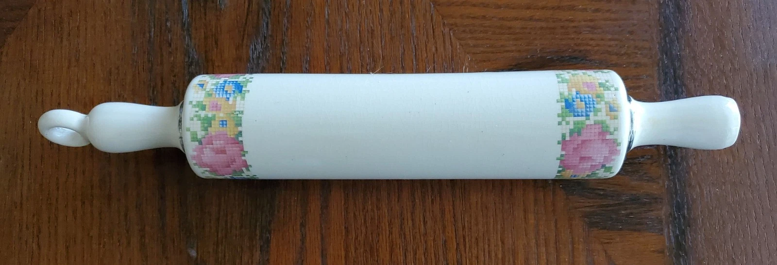 Vintage Harker Hot Oven Petit Point Rolling Pin x condition