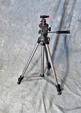 REDUCED: Vanguard Tripod with Neewer Head