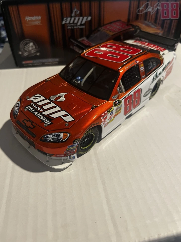 Chevy Impala SS 1/5000 2008 Dale Earnhardt Jr #88 AMP Energy National Guard Foto 2 de 4