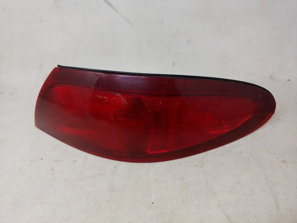 Оригинальный задний фонарь для правой стороны пассажира 1997 1998 MERMERCURY TRACER - Изображение 2 из 4