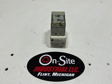 ALLEN-BRADLEY 700-HAX2Z24 SERIES D GENERAL PURPOSE RELAY BULLETIN 700 *NEW*