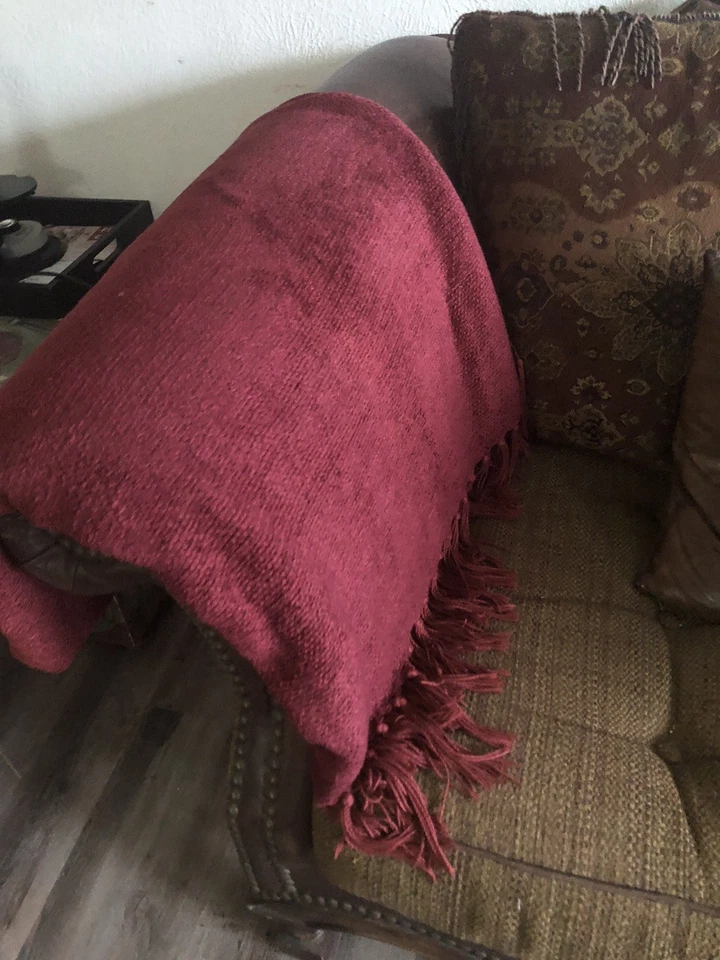 Pottery Barn Solid Burgundy Chenille Fringed 58x72” Throw Blanket EUC - Image 3 of 4