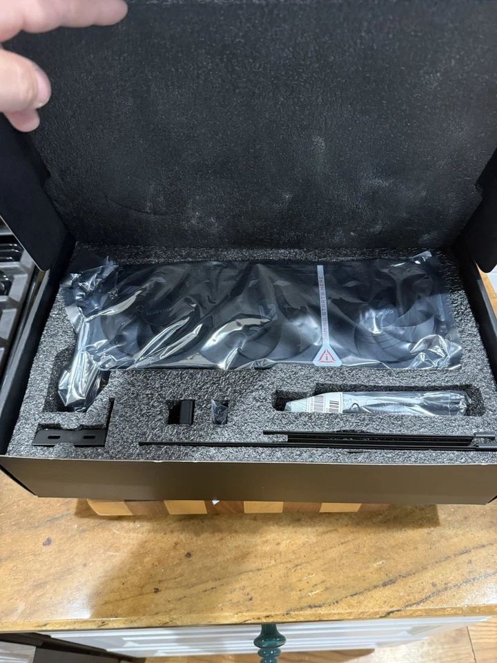 Gigabyte NVIDIA GeForce RTX 5080 Gaming OC - Image 3 of 4