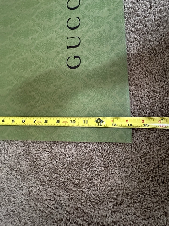 10 GUCCI Auténticas Bolsas de Regalo de Compras Bolso Verde Estampado Damasco Repujado 19x14x7 Foto 2 de 4