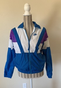 nike vintage windbreaker womens