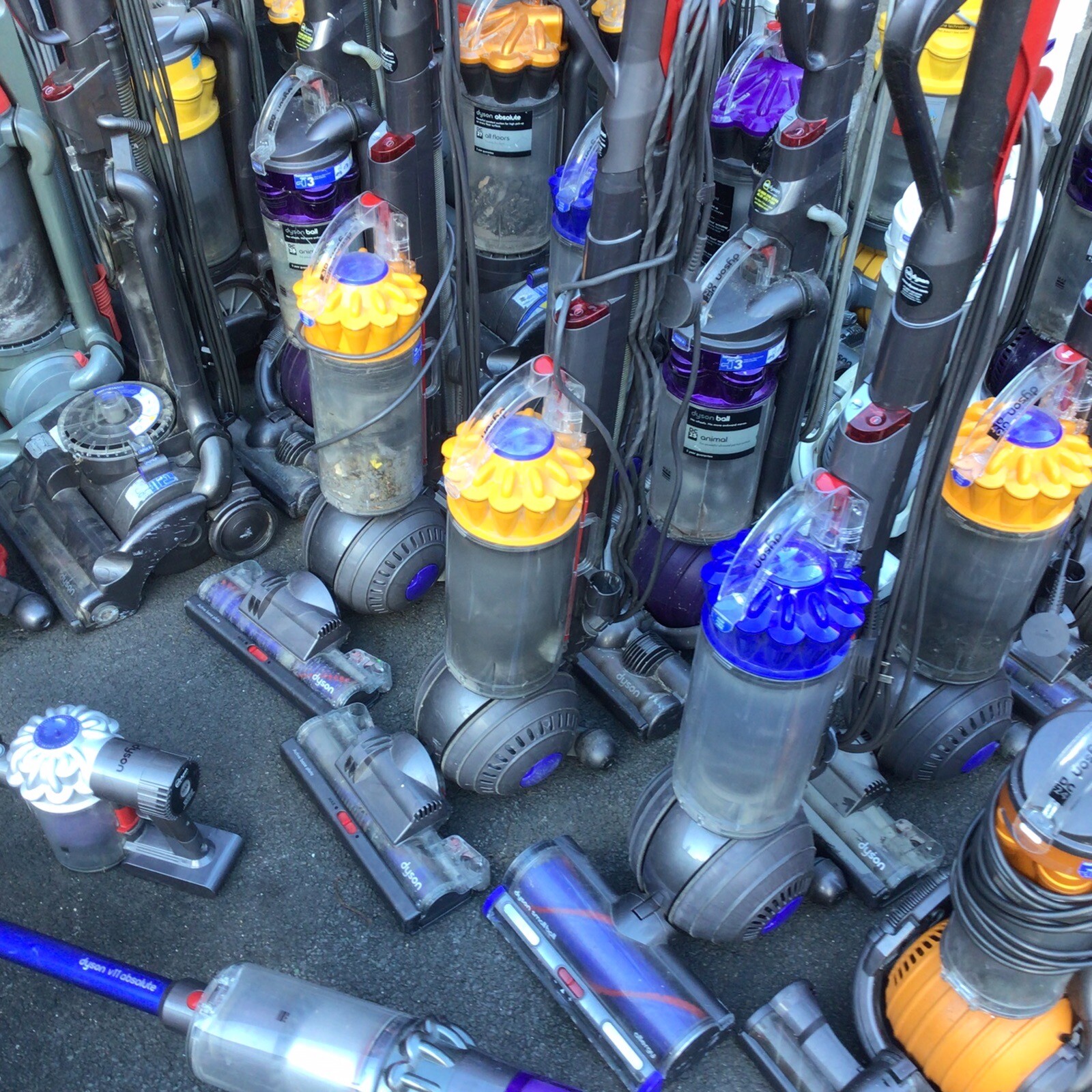 Dyson Vacuum Cleaners Ball Cordless Etc Job Lot Spares Or Repairs