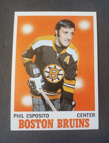 **** Beautiful NM 1970-71 Topps #11 Phil Esposito card - Boston Bruins !!! ****