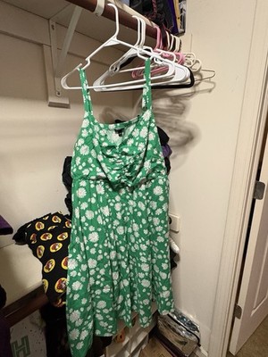Torrid A-Line Green/White Floral V-Neck Sleeveless Dress w/ Pockets Size 1