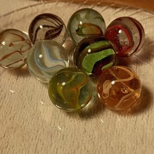 8 Vintage Marbles .84 inch Shooters Wire Pull Vitro Horseshoe CatEye