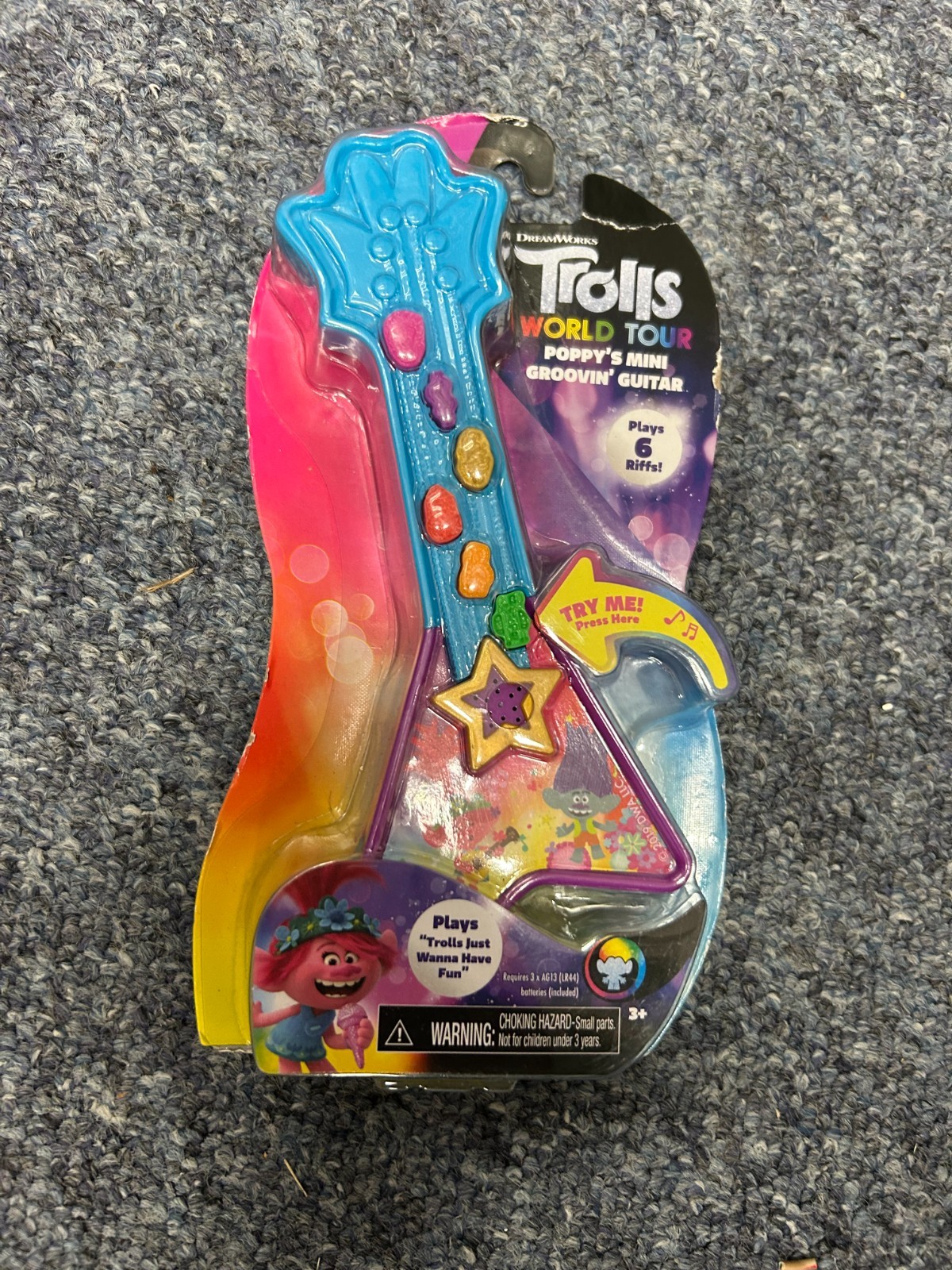 DREAMWORKS TROLLS WORLD TOUR POPPY'S MINI GROOVIN GUITAR (Free P+P)