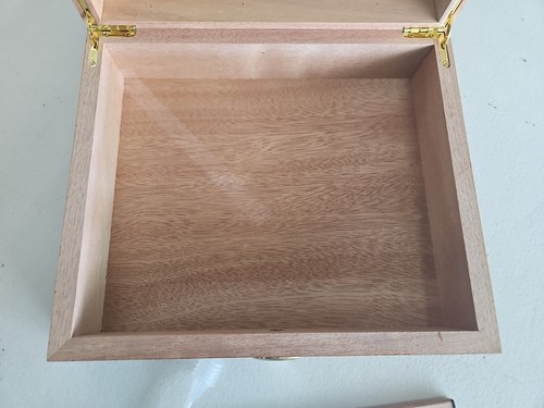 Vintage Cigar Humidor High Gloss Rosewood Box W/ Hygrometer - Picture 7 of 9