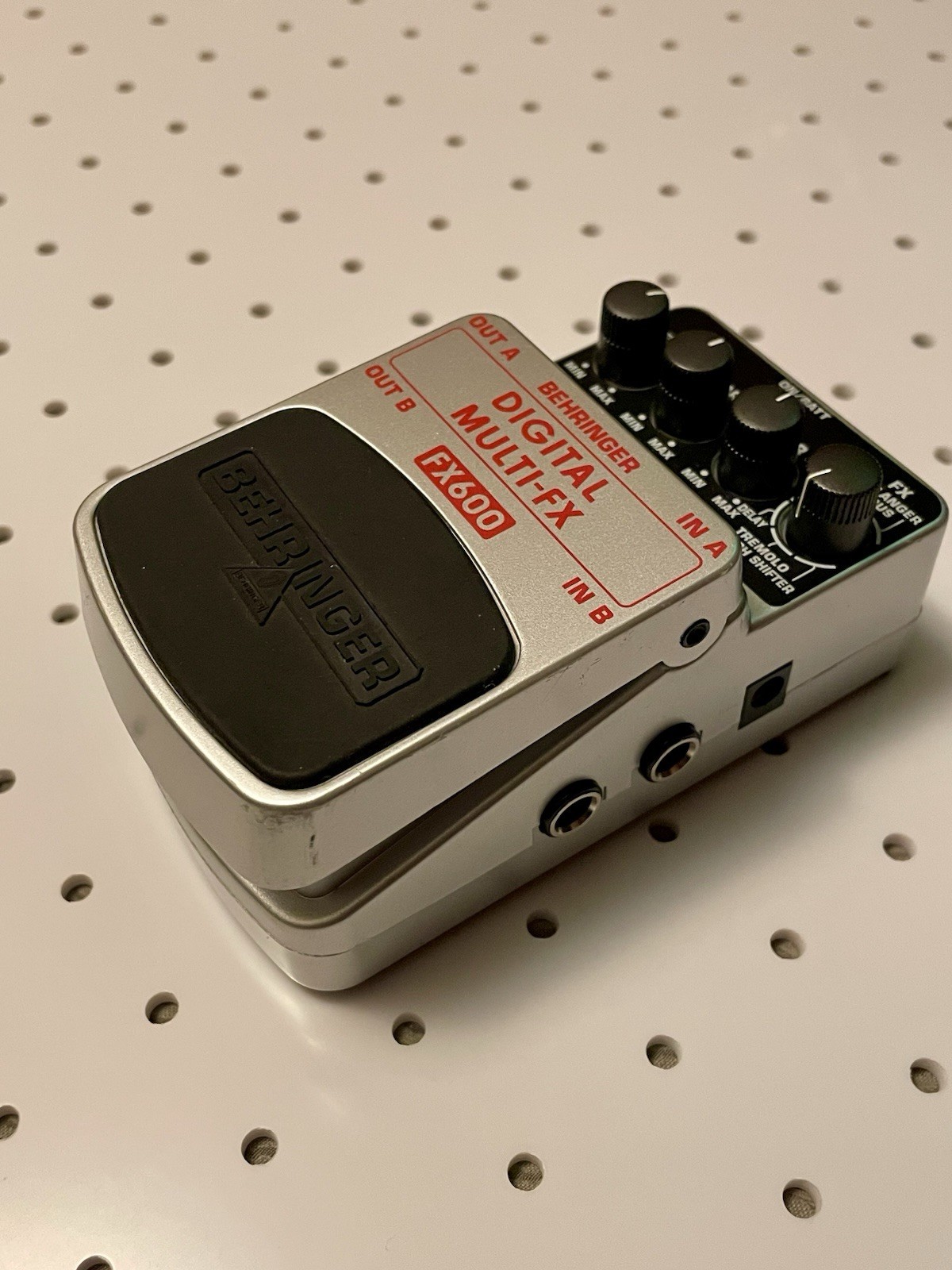 Behringer FX600 Digital Multi-FX Guitar Bass Effect Pedal