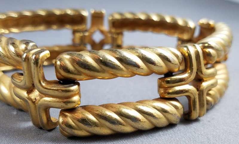 Vintage Gold tone Rope Styled Link Bracelet (B1)