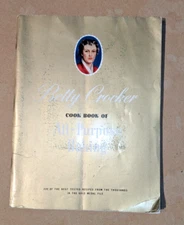 Betty Crocker Cook Book of All Purpose Baking 1942 Gold cover