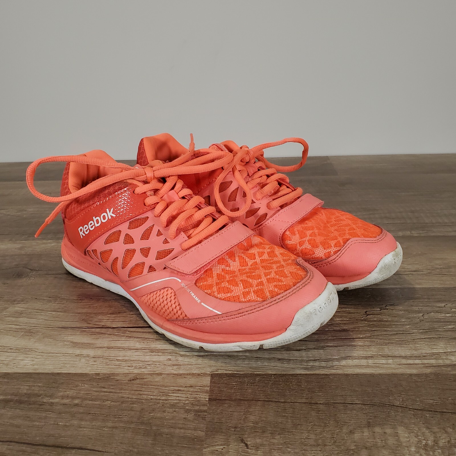 Reebok Running Walking Shoes sz US 8 Coral Light Weight 059503-114-image