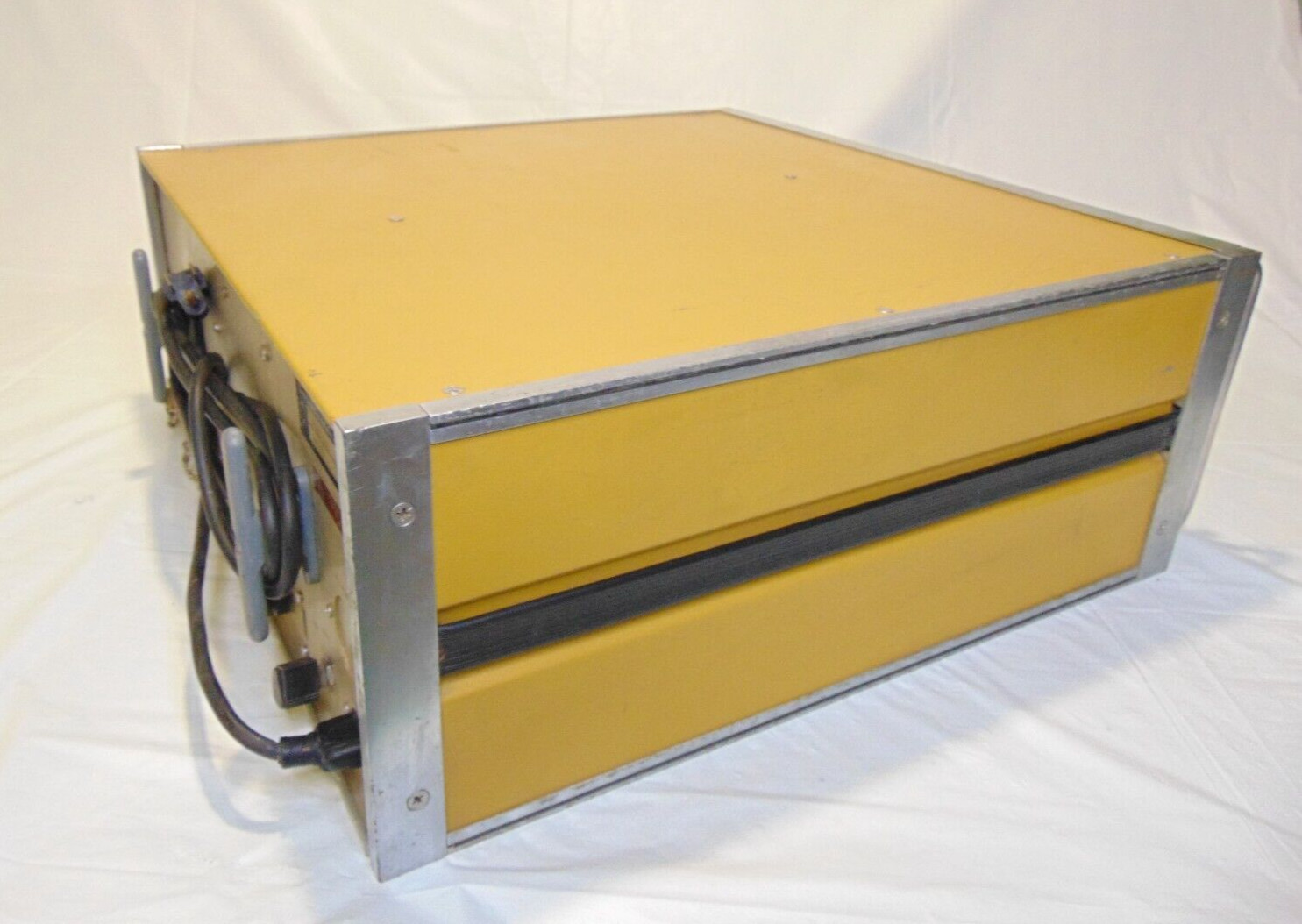 Systron Donner Microwave Division Spectrum Analyzer Model 751B 10 MHz to 6.5 GHz