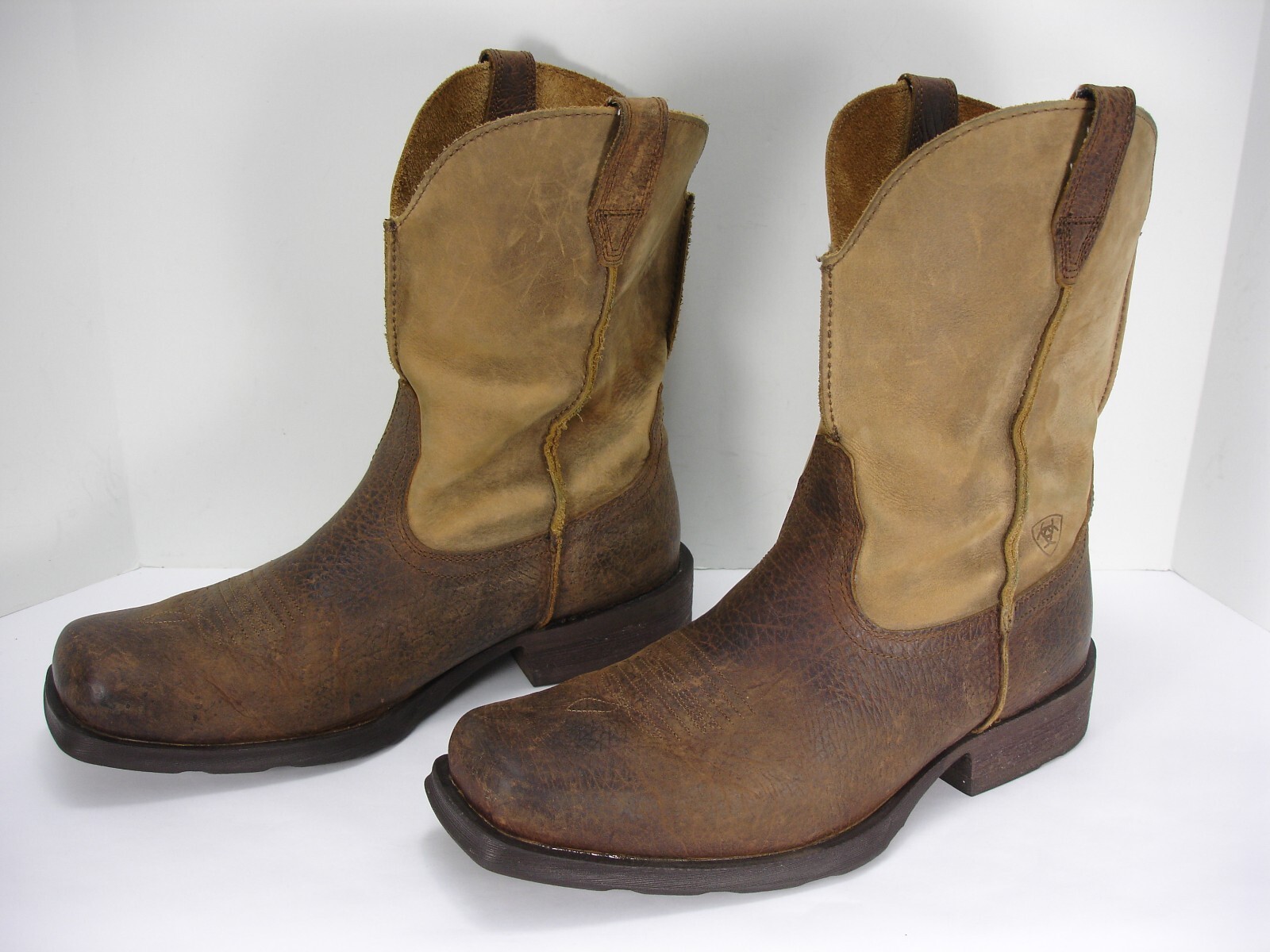 ARIAT RAMBLER DISTRESSED EARTH BROWN 