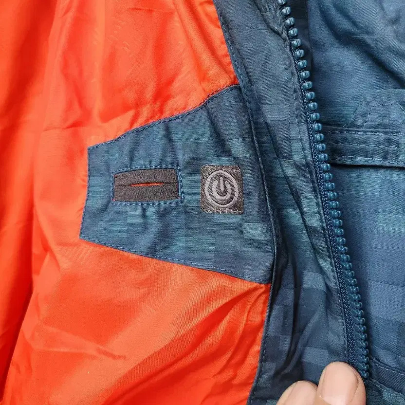 The North Face Checked Pattern Down Puffer Jacket… - image 10
