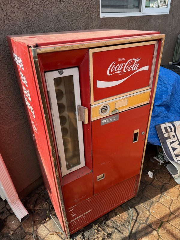 Coca-Cola Vending Machine Vintage H63 working !