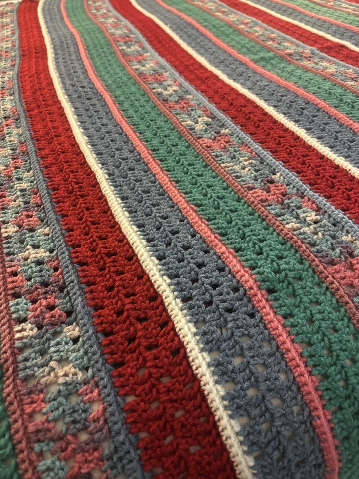 Sofá/afgano multicolor tejido a mano vintage 52" x 72" Foto 3 de 4