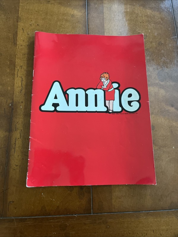 Annie 1998 Non-Equity Tour Large Souvenir Program 9X12 Color Meredith Anne Bull 