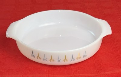 Anchor Hocking Fire King Candle Glow 9'' Round Milk Glass Casserole Dish Vintage