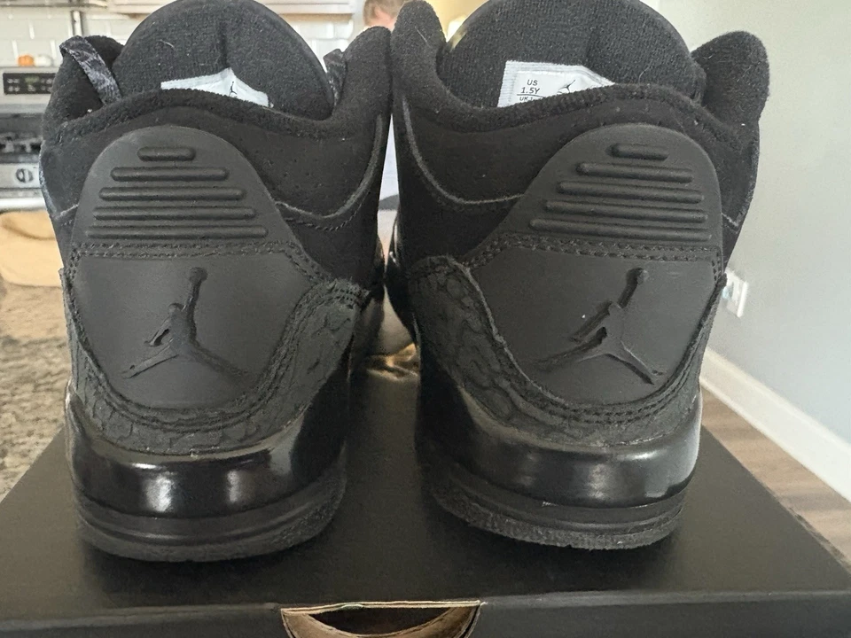 Nike Air Jordan 3 Black Cat 2025 PS DM0966-001 Talla 1.5Y Foto 3 de 4