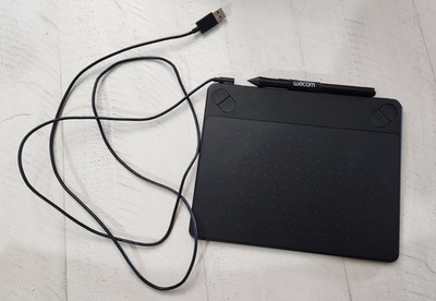 Wacom Intuos Digital Drawing Tablet with Pen - Black