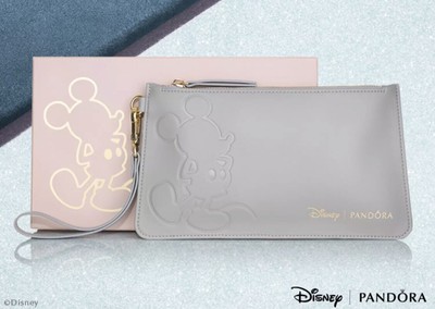 Acquista Disney Negozio Pochette Stitch Disneyland Paris più economico  online in Italia | disneyofferte.com