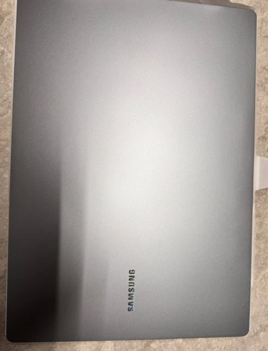 SAMSUNG Galaxy Book 5 Pro H 16" / Ultra 7 32GB / 1TB / NT960XHA-K71AR - Imagen 2 de 2