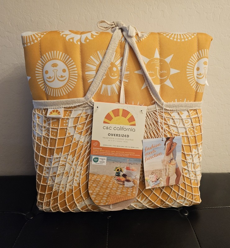 C&C California Oversized Reversible Outdoor Blanket Yellow Sun Beach Picnic 