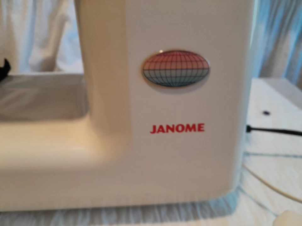 janome memory craft 2400 Foto 3 de 4