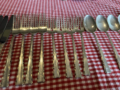lunt madrigal sterling silver, 4 Place Settings + Soup Spoons & Serving Spoon