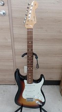Guitarra Eléctrica Fender MIJ Tradicional Strato Usada [AUTÉNTICA]