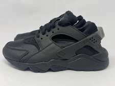 Nike Air Huarache Triple Black DH4439 001 Women’s Size 6