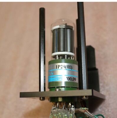 Hamamatsu 1P28 Photomultiplier Tube with Socket | eBay
