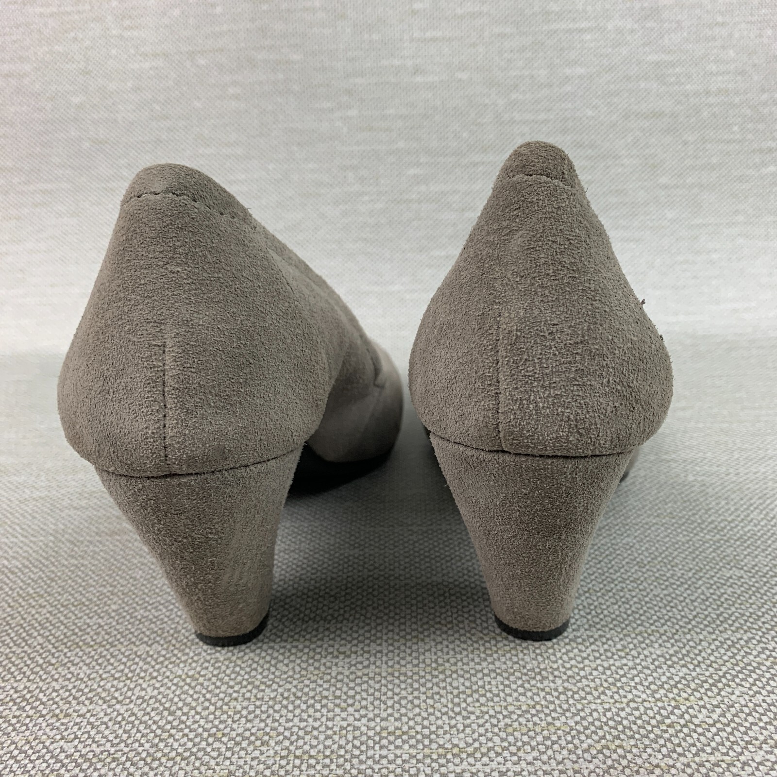 BCBGeneration Pumps Gray Leather Suede Round Toe … - image 7