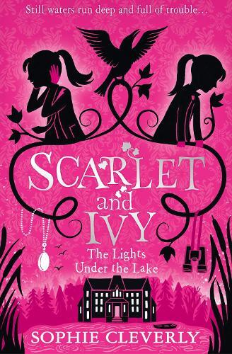 Sophie Cleverly The Lights Under the Lake: A Scarlet and Ivy Mystery (Tascabile)