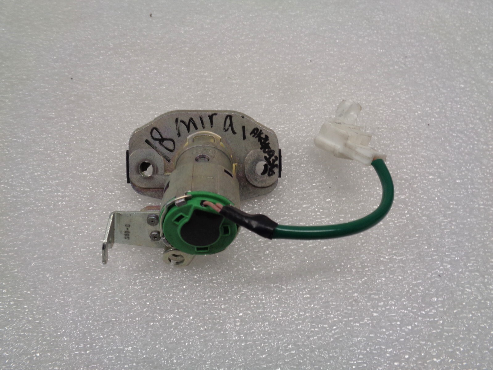 16-20 Toyota Mirai Smart Key Keyless Remote w/ Trunk Lock Cylinder OEM AK240936