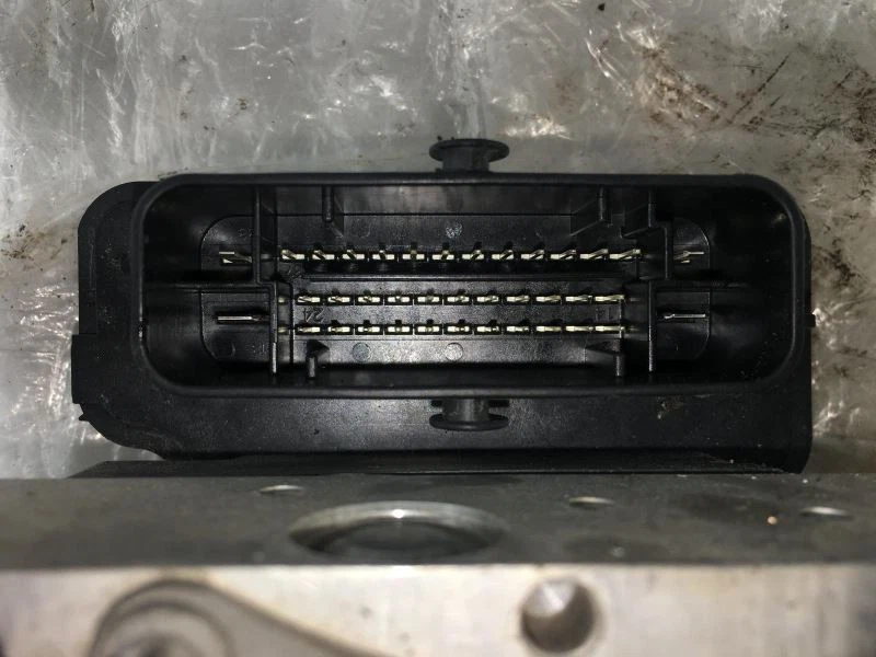 Módulo de bomba de freno ABS 15 2015 Ford Transit 250 Foto 3 de 4