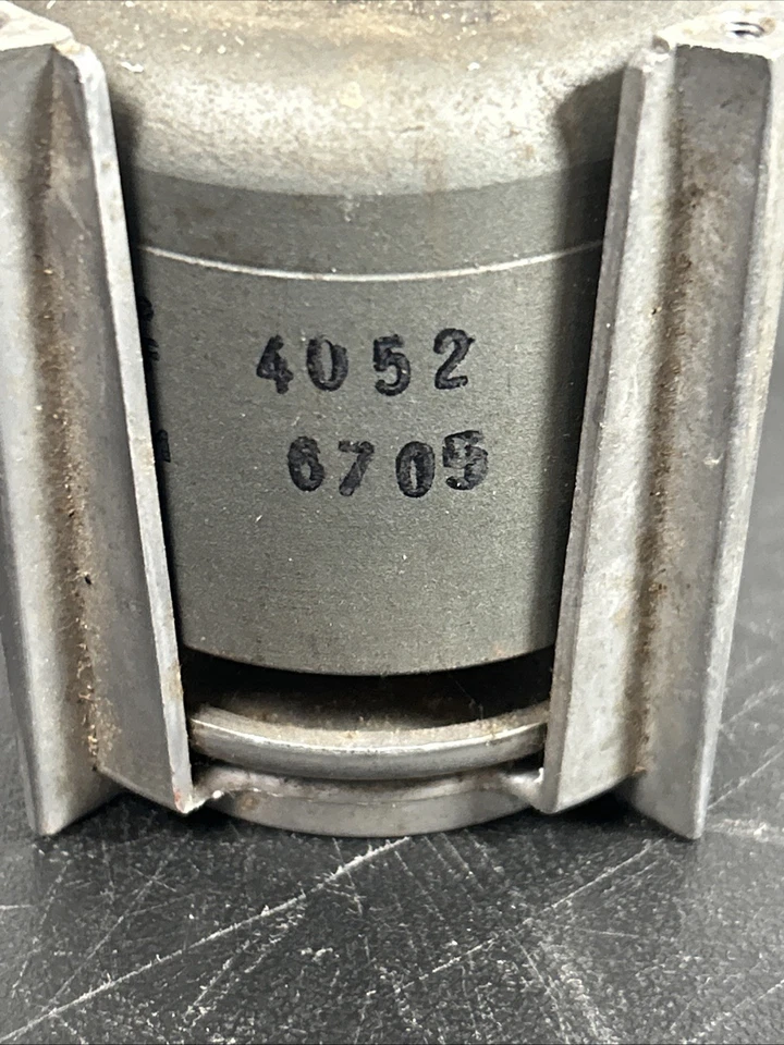 *Revox G36* Reel Motor 1.736.515-01 Left Side Reel to Reel Part /Rv136 - Image 4 of 4