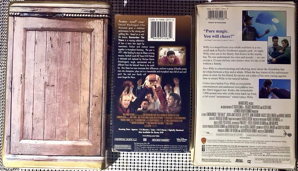 3 VHS Clamshell/SEALED- DISNEY- Warner Bros- Free Willy, Remember the Titans, + Foto 3 de 4