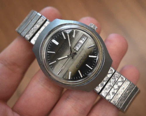 Timex Electronic Quartz Watch Spares Repairs Day Date Steel