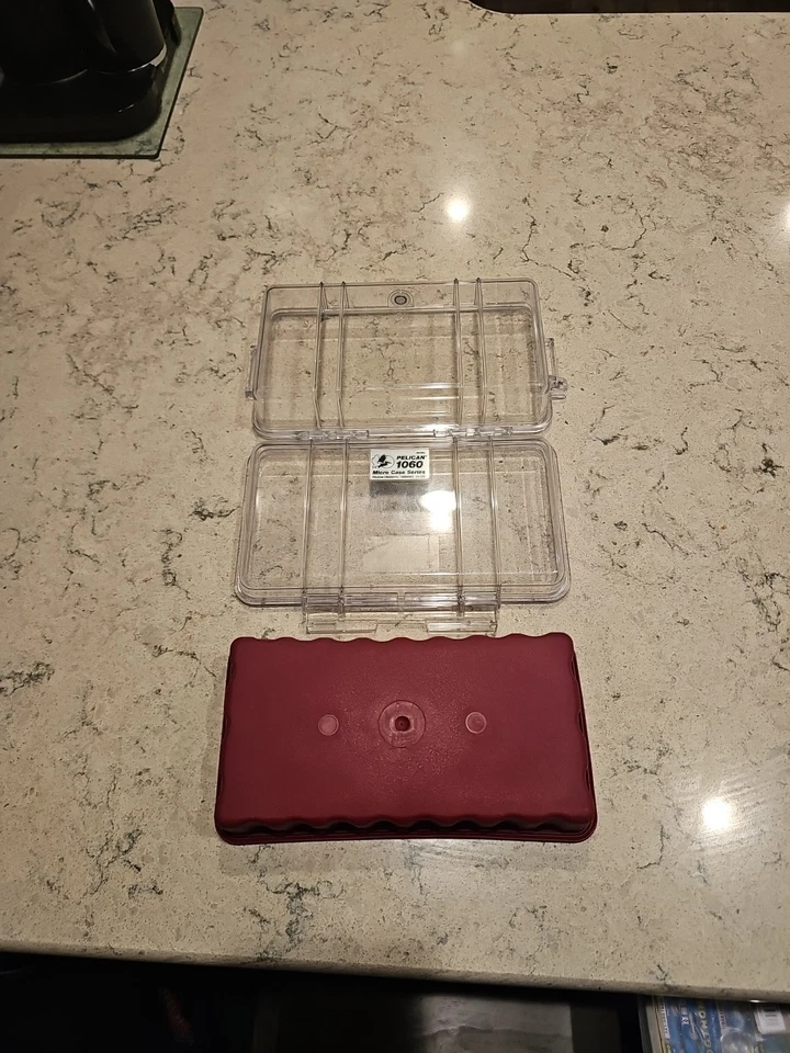 Pelican 1060 Micro Estuche Impermeable A Prueba de Aplastamiento Teléfono Cámara Go Pro Protect ROJO Foto 4 de 4