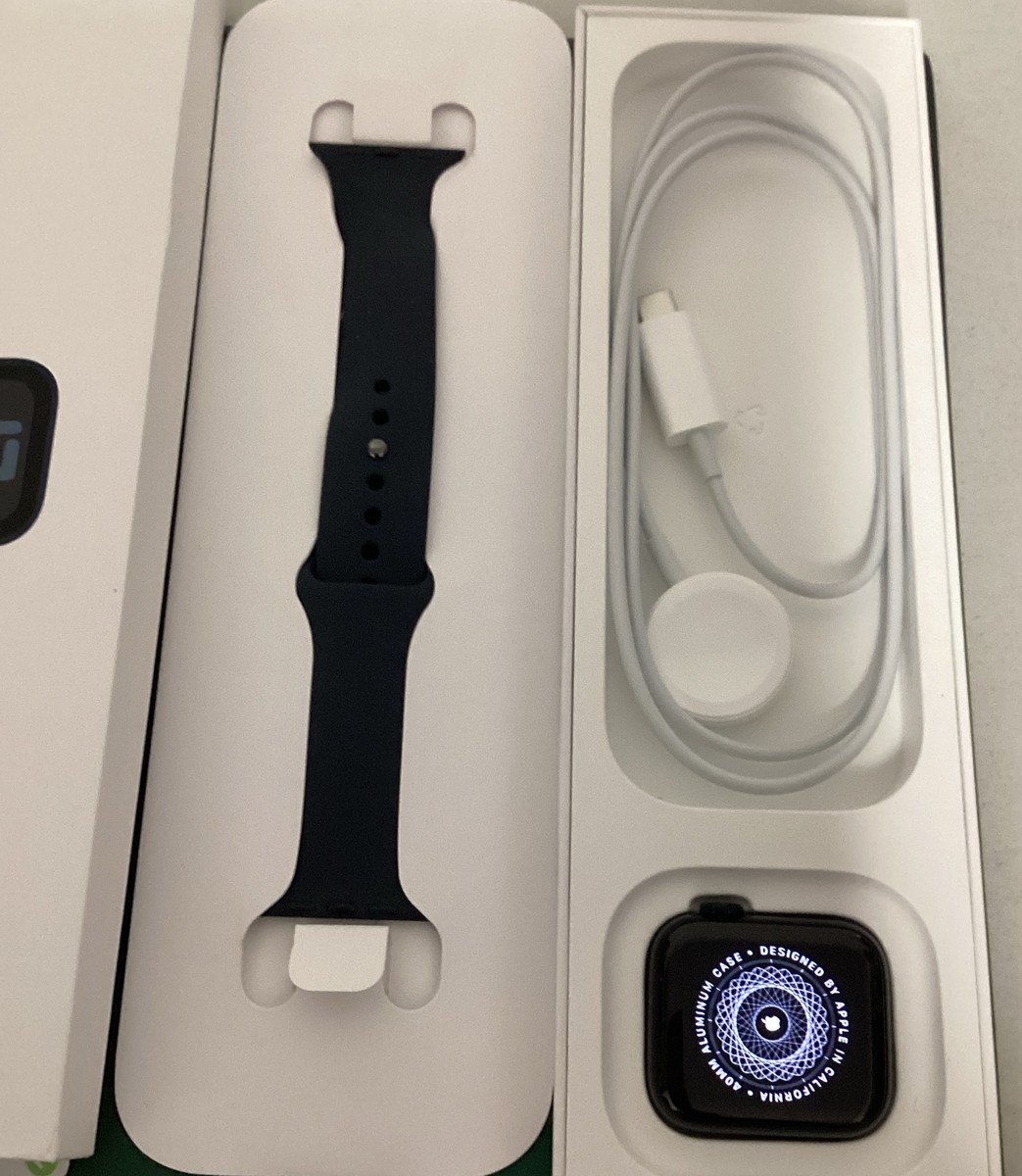 ⚡️Apple Watch SE 2nd Gen GPS 40mm Midnight Aluminum Case ⚡️Apple Watch SE 2nd Gen GPS 40mm Midnight Aluminum Case
