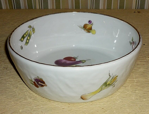 L. Lourioux France BAKING DISH OVEN TO TABLE ' Le Faune ' Vegetables 8 3/4 " W - Picture 3 of 9