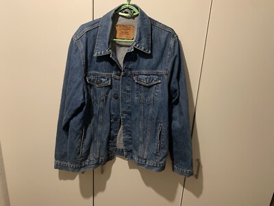 Levi s Denim Jacket Size M     Vintage Levis Jacket