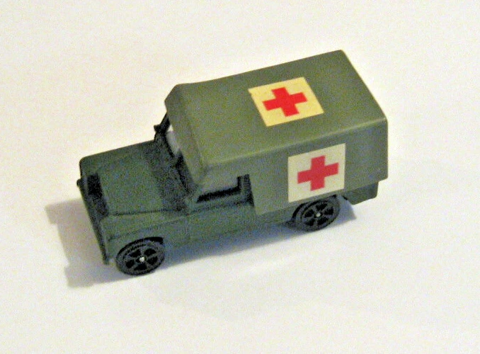 Land Rover Military Red Cross Medic Corgi Junior Whizz Wheels Die Cast Ambulance - Image 2 of 4